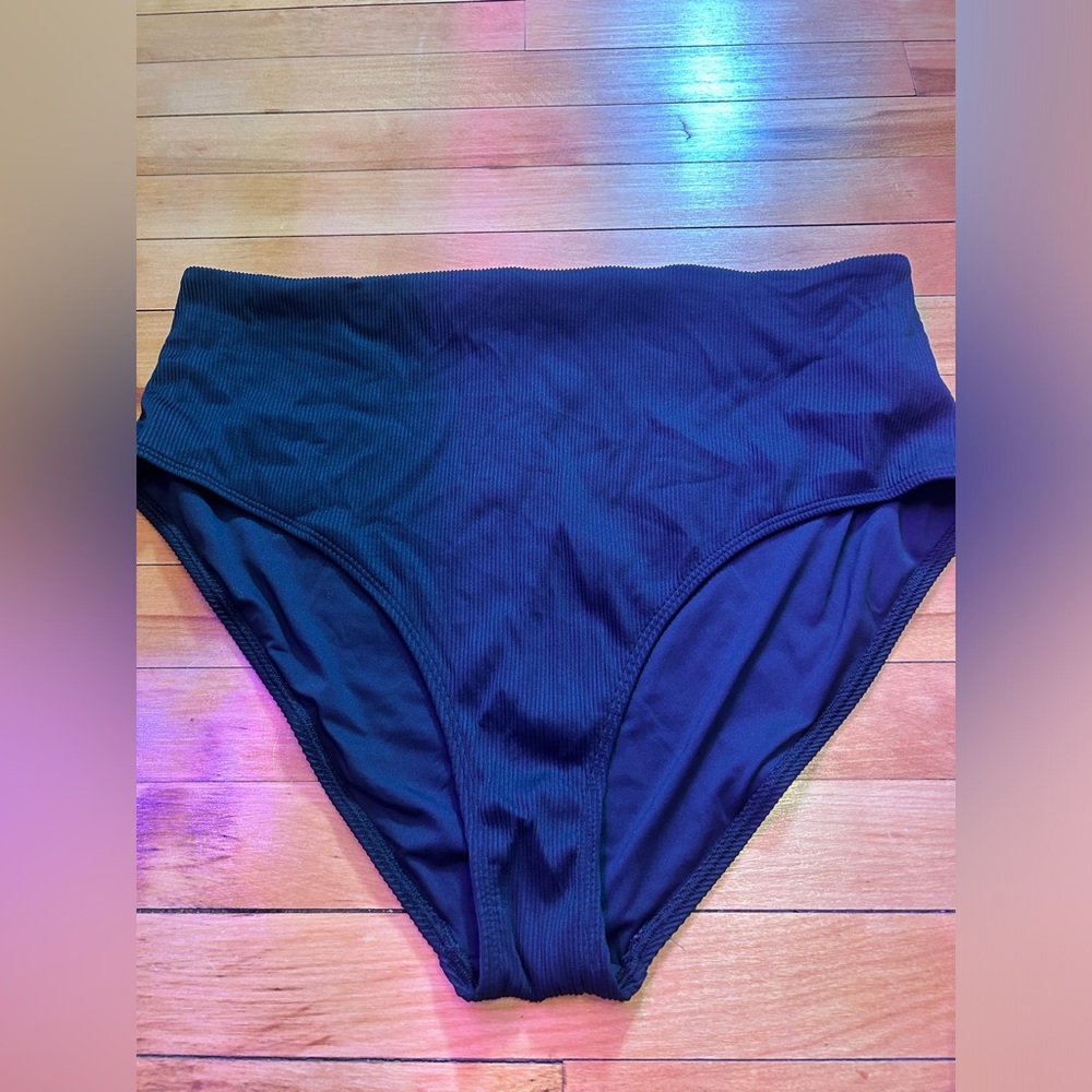 Old navy black ribbed swim bottom size 2xl